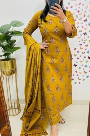 Veqreqmeq Women Embroidered Cotton Palazzo Suit Set